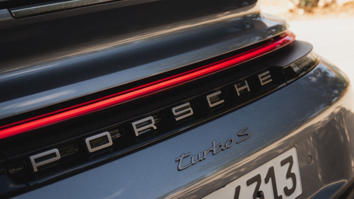 Porsche 911 Turbo S rear PORSCHE script and light bar